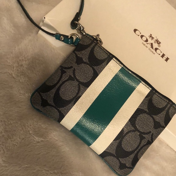 COACH - Picture 2 of 5